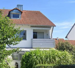 CASA 8070 Ingolstadt Donau an der A9 - Maisonette-Wohnung 91qm 4 Zimmer ideal für Gruppen Familien Geschäftsreisende für 1-8 Personen - Gratis WLAN Netflix WaipuTV Kaffee Tee - inklusive Parkplatz